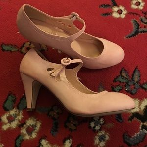 Baby pink Chase + Chloe EUC heel. Make an offer!